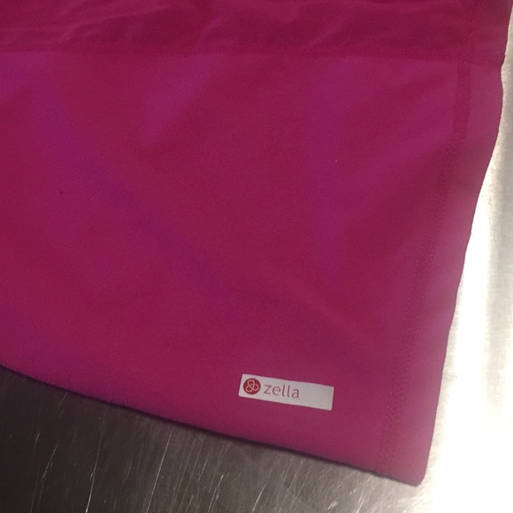 Cute high neck tank top with built in bra - Picture 2 of 4